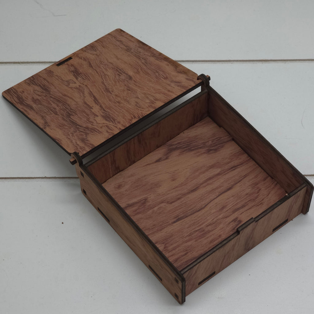 Keepsake Box Moon & Crystals (sm)